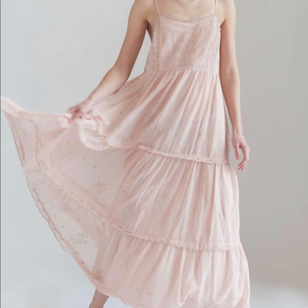 Gorgeous Stunning Statement Dress - image 3